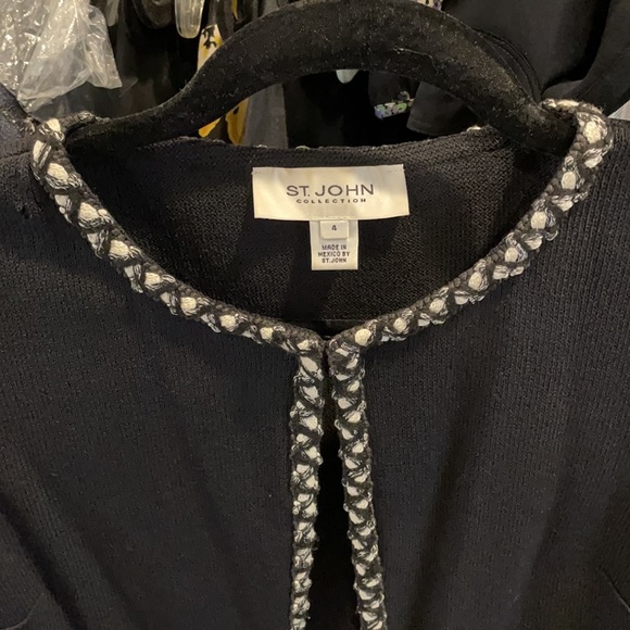 At John’s Navy Knit Blazer Size 4 - Picture 2 of 6